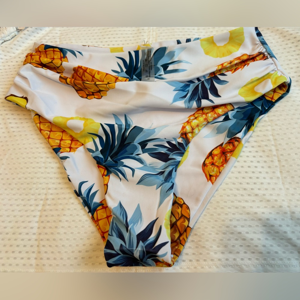 Women’s reversible pineapple bikini bottom. Swimsuit swimwear bottom brand new